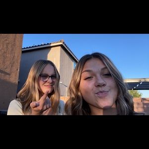 Meet your Posher, Kenzie